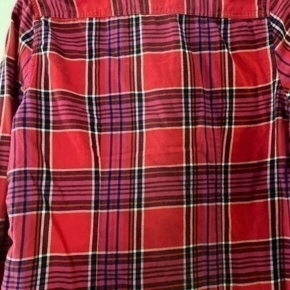 Women’s Flannel American Outfitters button down size Small pink, red & blue - Picture 7 of 8